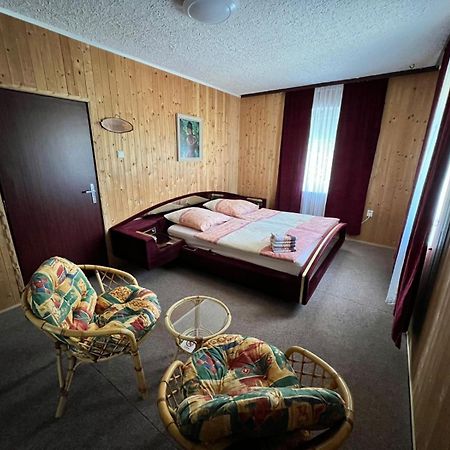 Apartmany Merkel Broumov Esterno foto